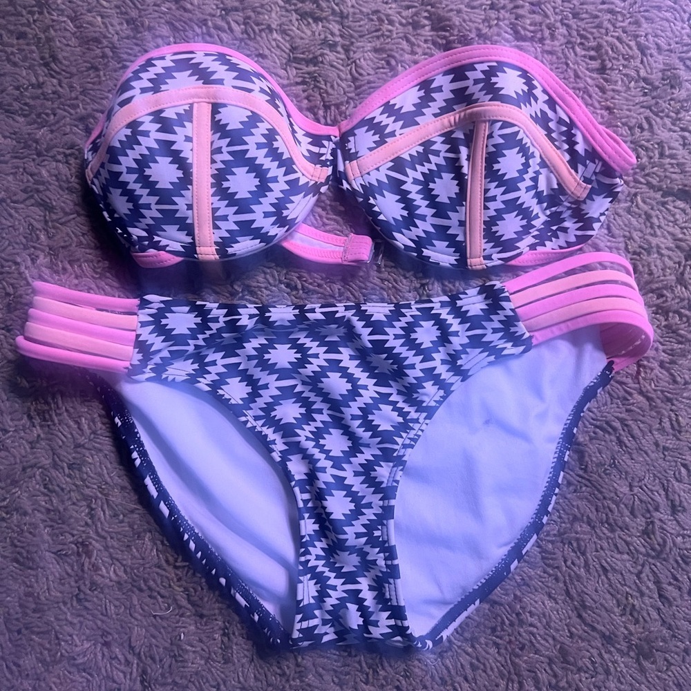 Xhilaration | great used bikini swimsuit. Strapless, art deco. Sz medium on both - Picture 14 of 15